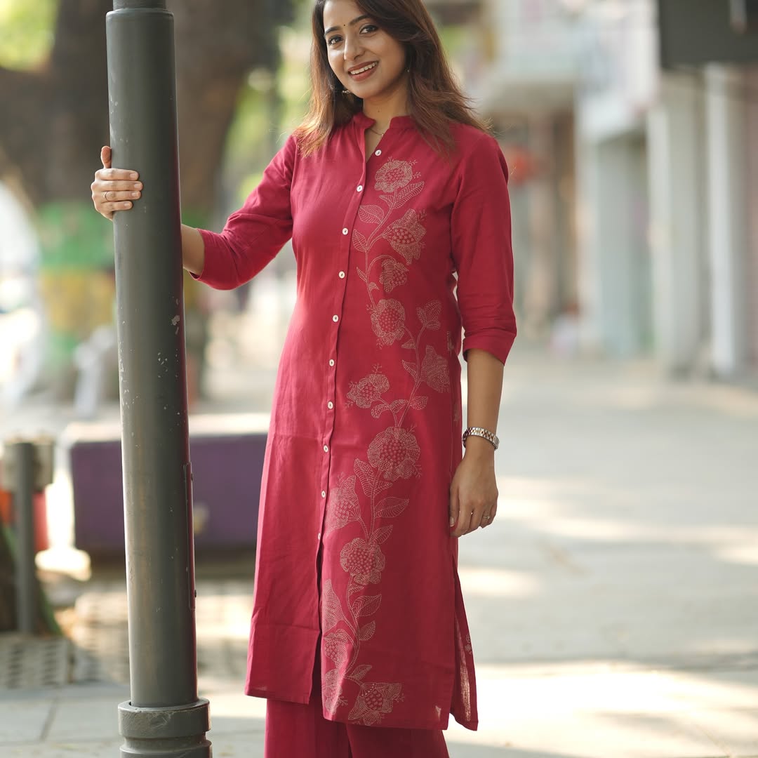 Red Cotton Kurti With Pant One Side Floral Print